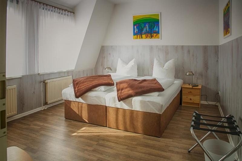 H&H Apartments Im Herzen Der Stadt In Der Lange Strasse Geraeumig Ruhig Mit Kueche Und Esstisch グライフスヴァルト エクステリア 写真