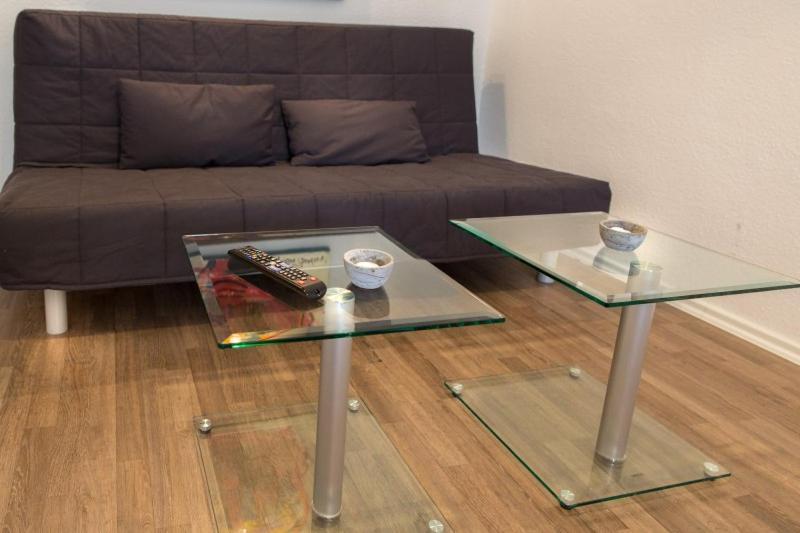 H&H Apartments Im Herzen Der Stadt In Der Lange Strasse Geraeumig Ruhig Mit Kueche Und Esstisch グライフスヴァルト エクステリア 写真