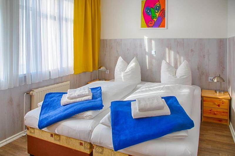 H&H Apartments Im Herzen Der Stadt In Der Lange Strasse Geraeumig Ruhig Mit Kueche Und Esstisch グライフスヴァルト エクステリア 写真