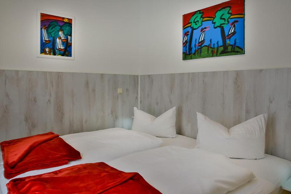 H&H Apartments Im Herzen Der Stadt In Der Lange Strasse Geraeumig Ruhig Mit Kueche Und Esstisch グライフスヴァルト エクステリア 写真
