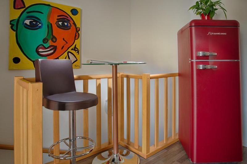 H&H Apartments Im Herzen Der Stadt In Der Lange Strasse Geraeumig Ruhig Mit Kueche Und Esstisch グライフスヴァルト エクステリア 写真